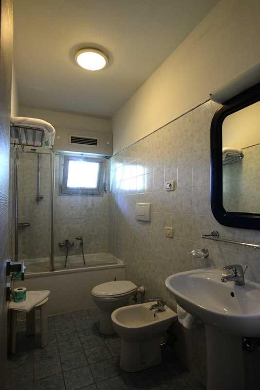 Hotel Giulio Cesare Cinquale Dış mekan fotoğraf