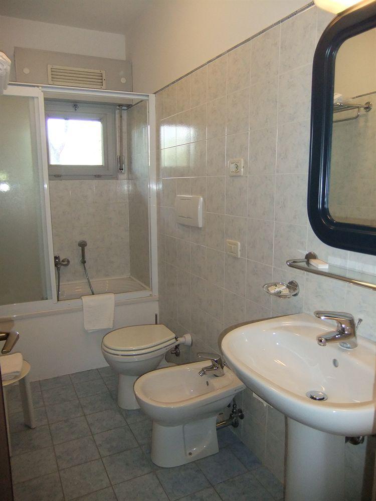 Hotel Giulio Cesare Cinquale Dış mekan fotoğraf