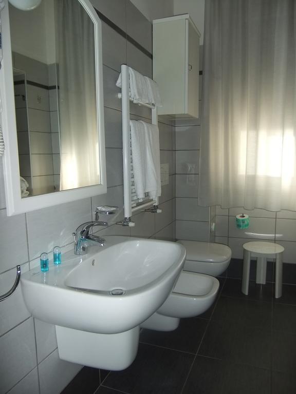 Hotel Giulio Cesare Cinquale Dış mekan fotoğraf