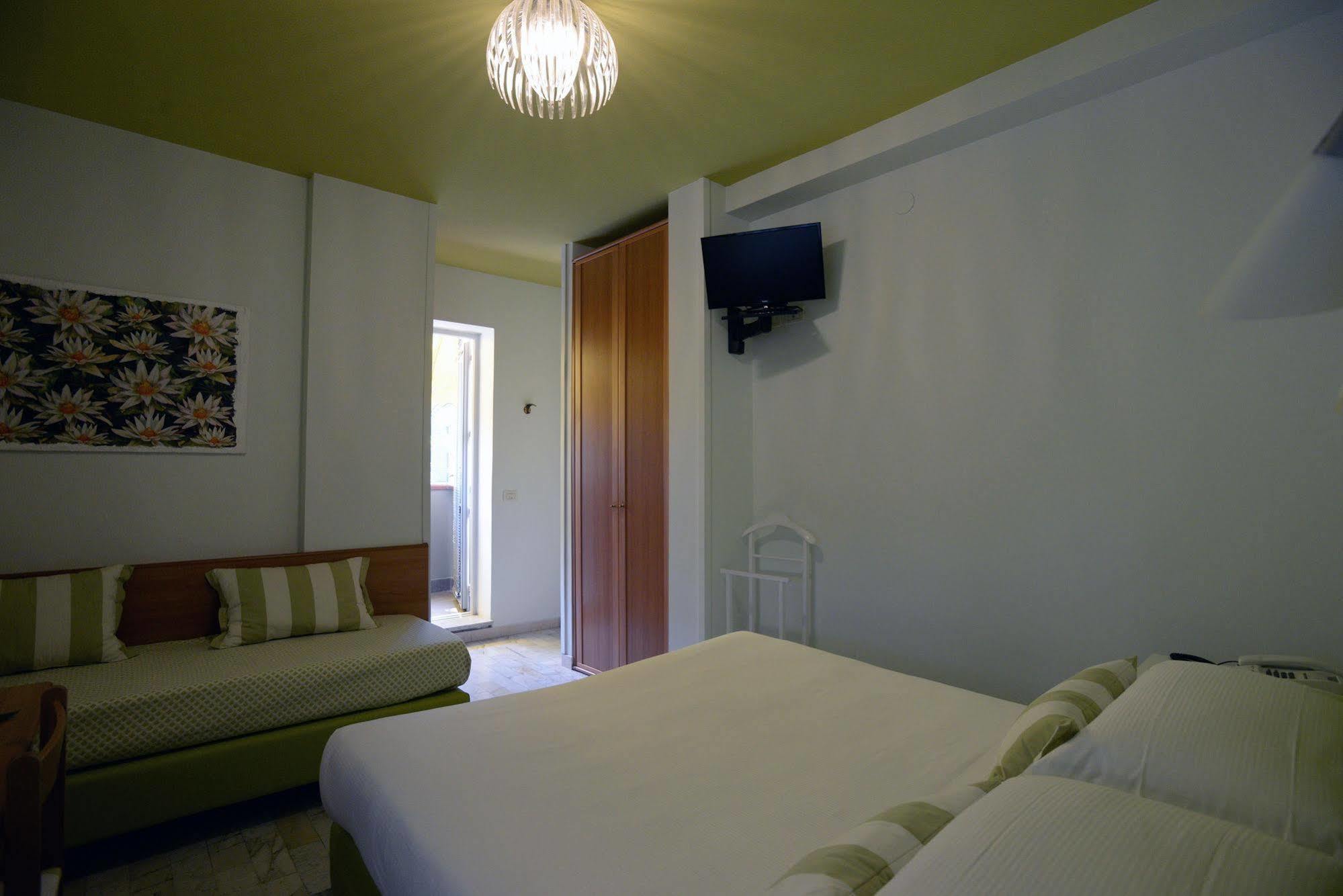 Hotel Giulio Cesare Cinquale Dış mekan fotoğraf
